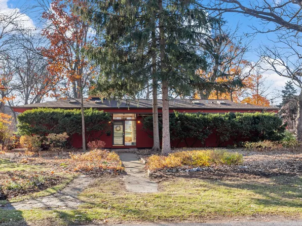 101 E Thorndale Ave, Roselle, IL 60172