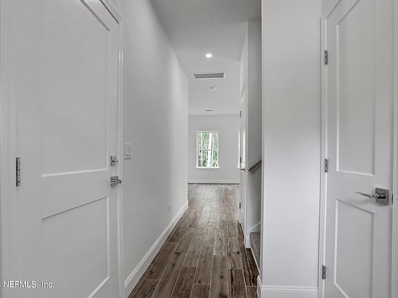 4th image of 1154 KING STREET EXT