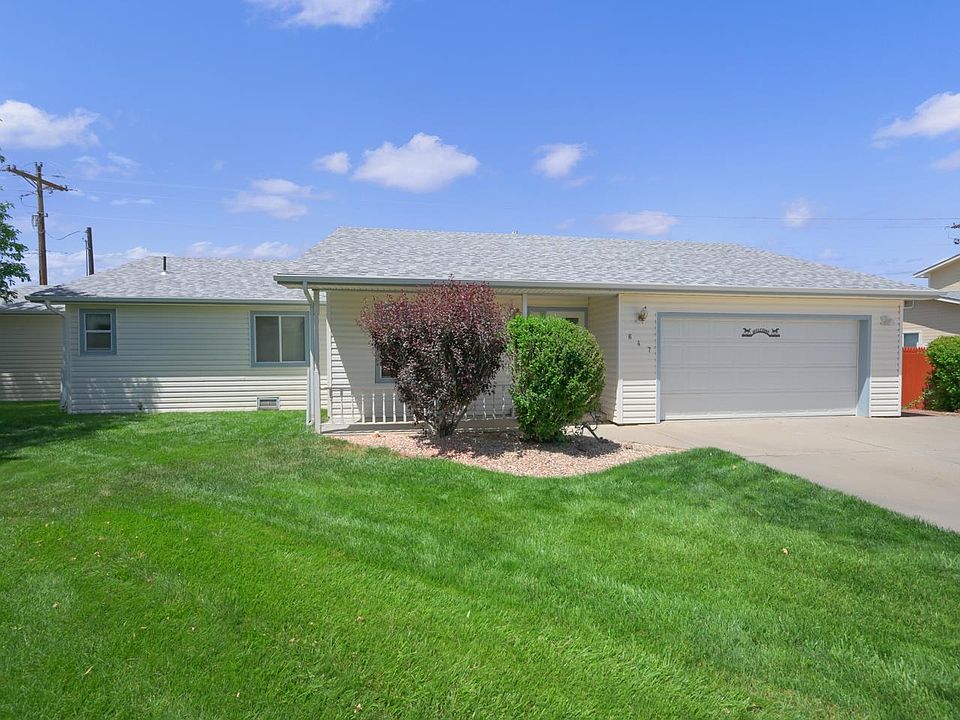 1st image of 647 Meadowood Ct