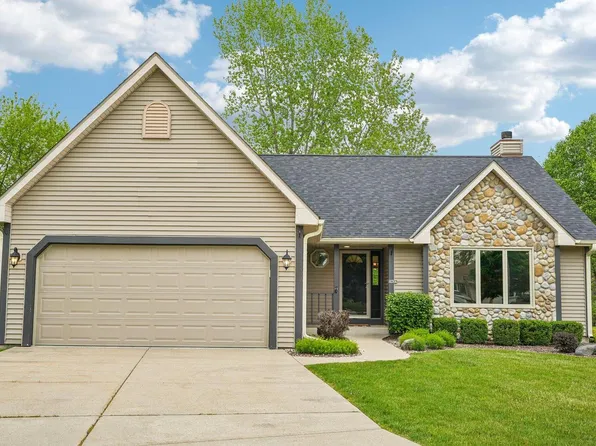 2423 Judith LANE, Waukesha, WI 53188