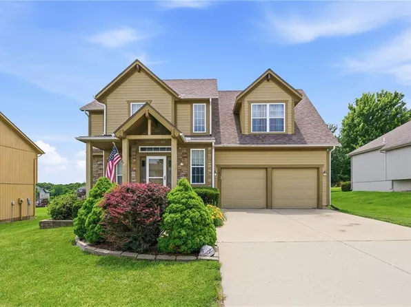 12207 Pebble Beach Dr, Kansas City, KS 66109