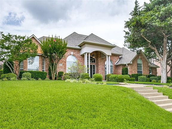 2nd image of 1021 Longmeadow Ln