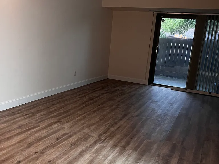3241 Mayfield Rd #6A — Photo 8