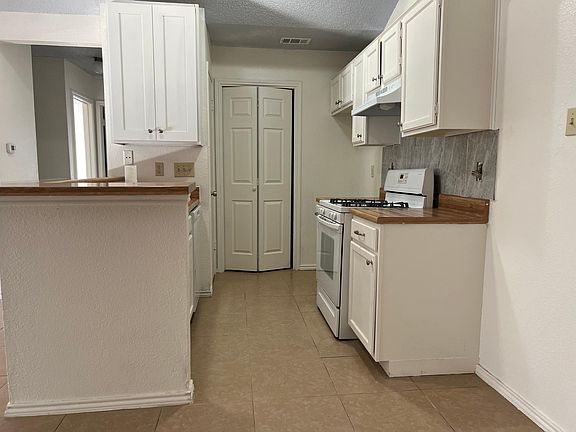 2nd image of 1226 Orchard Park Cir