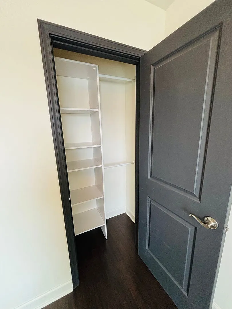 3-4 Bedroom, 3.5 Bath Townhouse — Photo 1