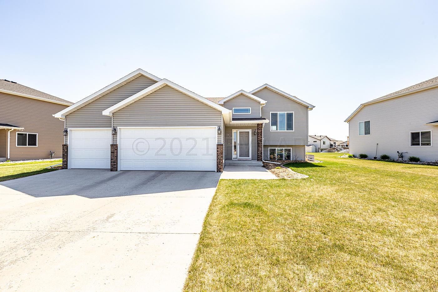 733 35th Ave E, West Fargo, ND 58078 Zillow