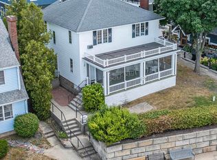 795 Lakeside Dr, Holland, MI 49424