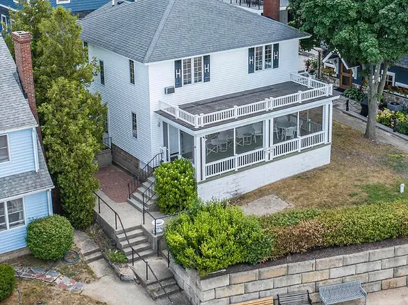 795 Lakeside Dr, Holland, MI 49424