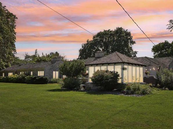 7450 North Skyline LANE, River Hills, WI 53217