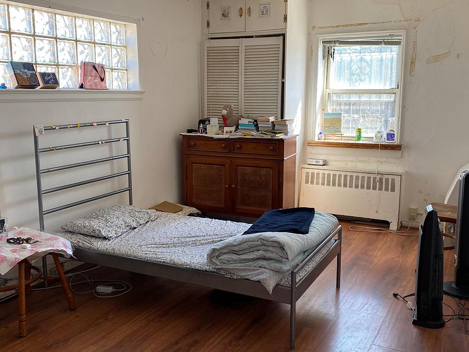 1st image of 168-12 Union Tpke