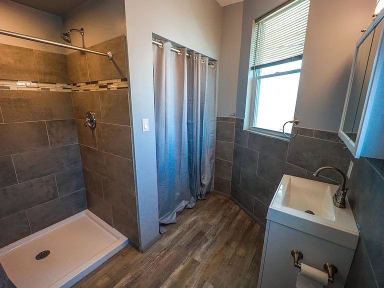 2102 Broadway Ave #1 — Photo 12