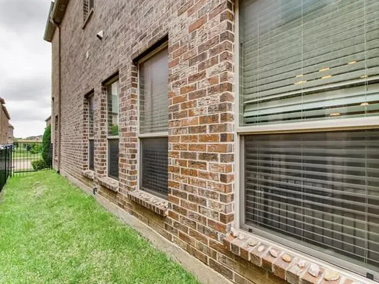 4212 Comanche Dr — Photo 9