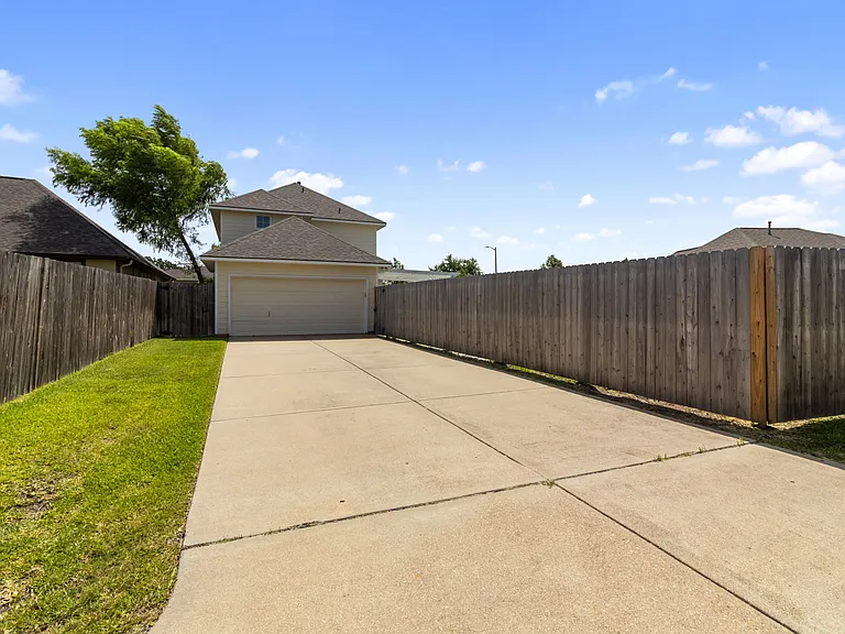 2023 Autumn Lake Dr — Photo 27