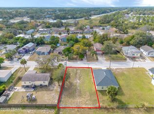 837 Pinewood St, Daytona Beach, FL 32117