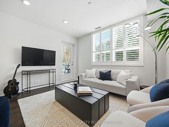 4th image of 1575 Lakeshore Rd W #117