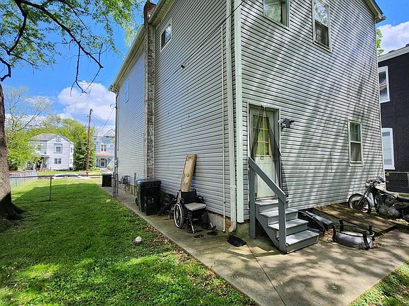 3rd image of 422 N 26th St