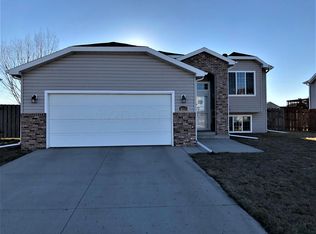 4213 19th St S, Moorhead, MN 56560