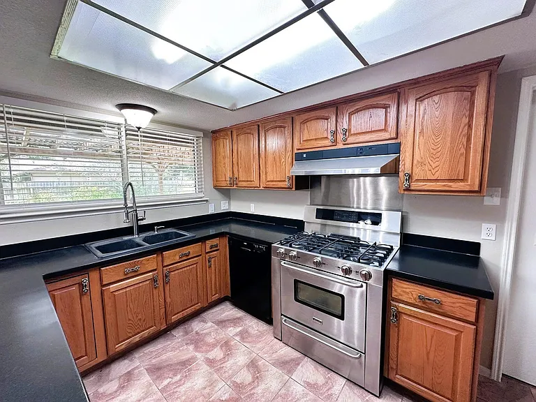 21302 Park Rock Ln — Photo 3