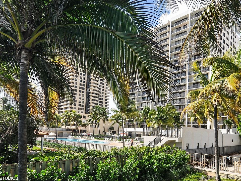 1st image of 2625 Collins Ave #27