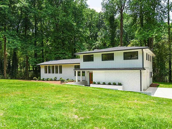 3rd image of 470 Rebecca Ln SE
