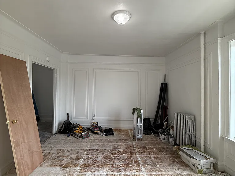 Carpenter Ave — Photo 2