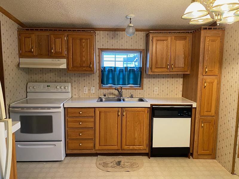 1627 Sunrise Ct, Caro, MI 48723 Zillow