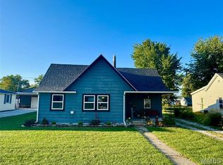 318 1st St, Monroe City, MO 63456