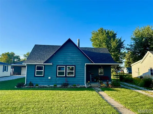 318 1st St, Monroe City, MO 63456