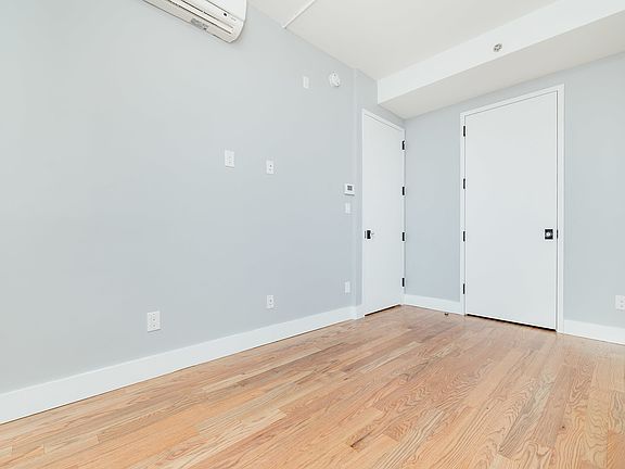 4th image of 115 Stanwix St APT 406