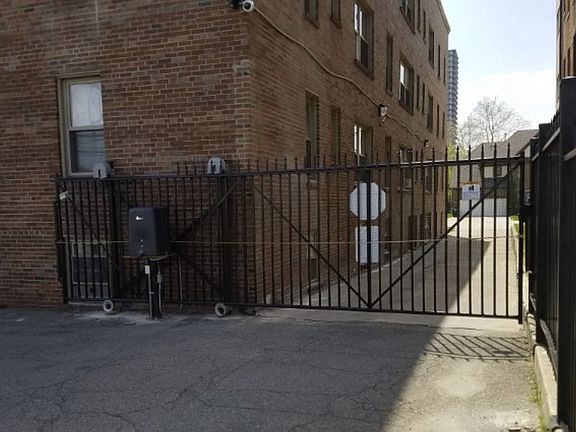 4th image of 550 Parkview Dr #1B-1Ba
