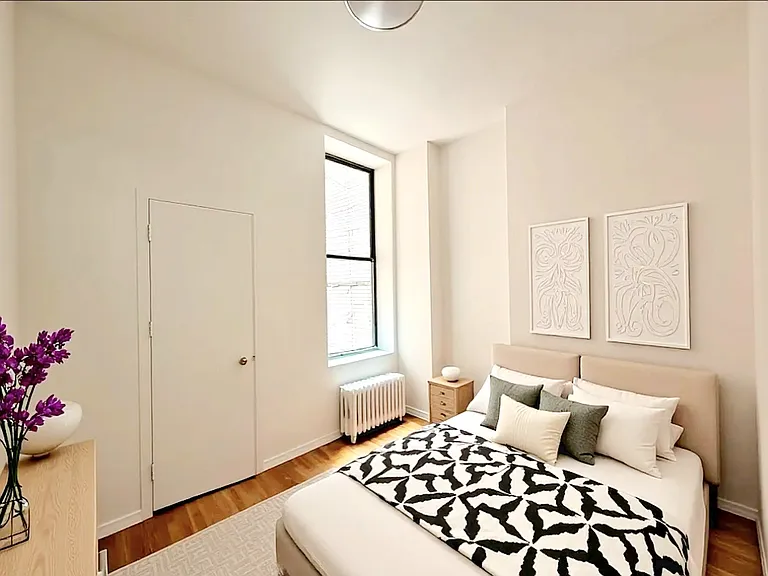 328 E 15th St #600 — Photo 2
