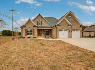 109 Kapstone Xing #91, Lexington, NC 27295
