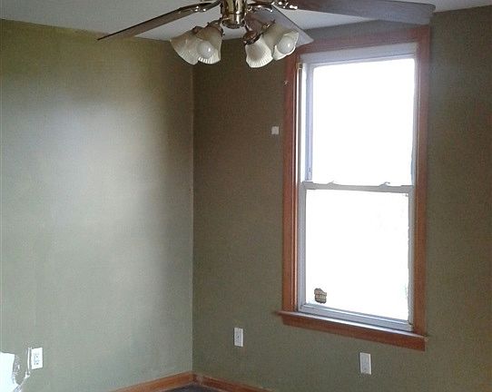 4th image of 196 Maple Ave