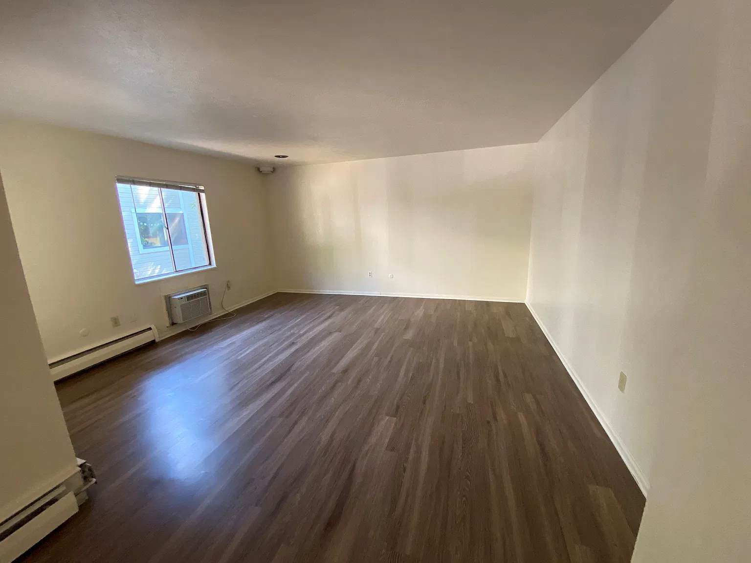 3 bed, 1100 sqft, $3,700 — Photo 4