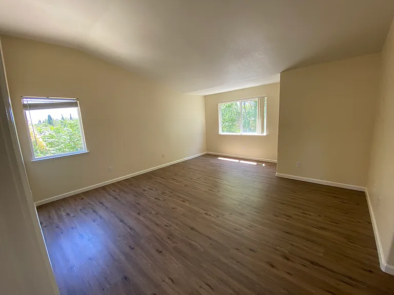 1130 King Loop — Photo 6