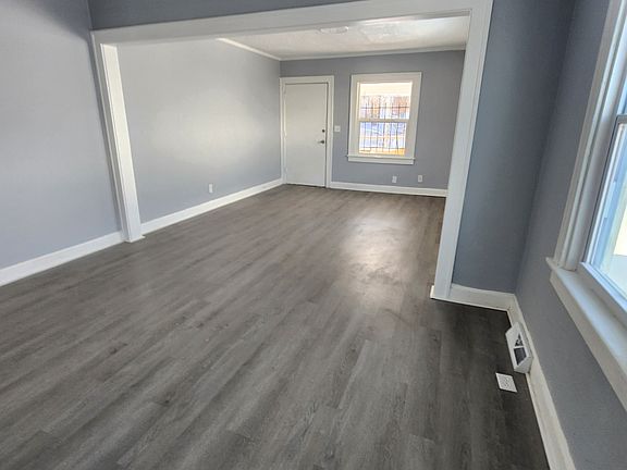 3rd image of 3817 Mersington Ave