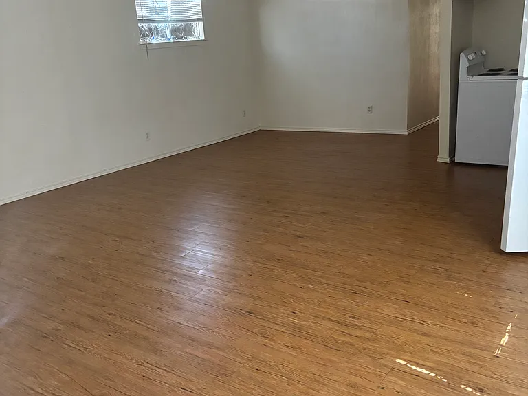 204 Acker St #1 — Photo 3