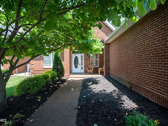 3rd image of 273 Savannah Park Dr