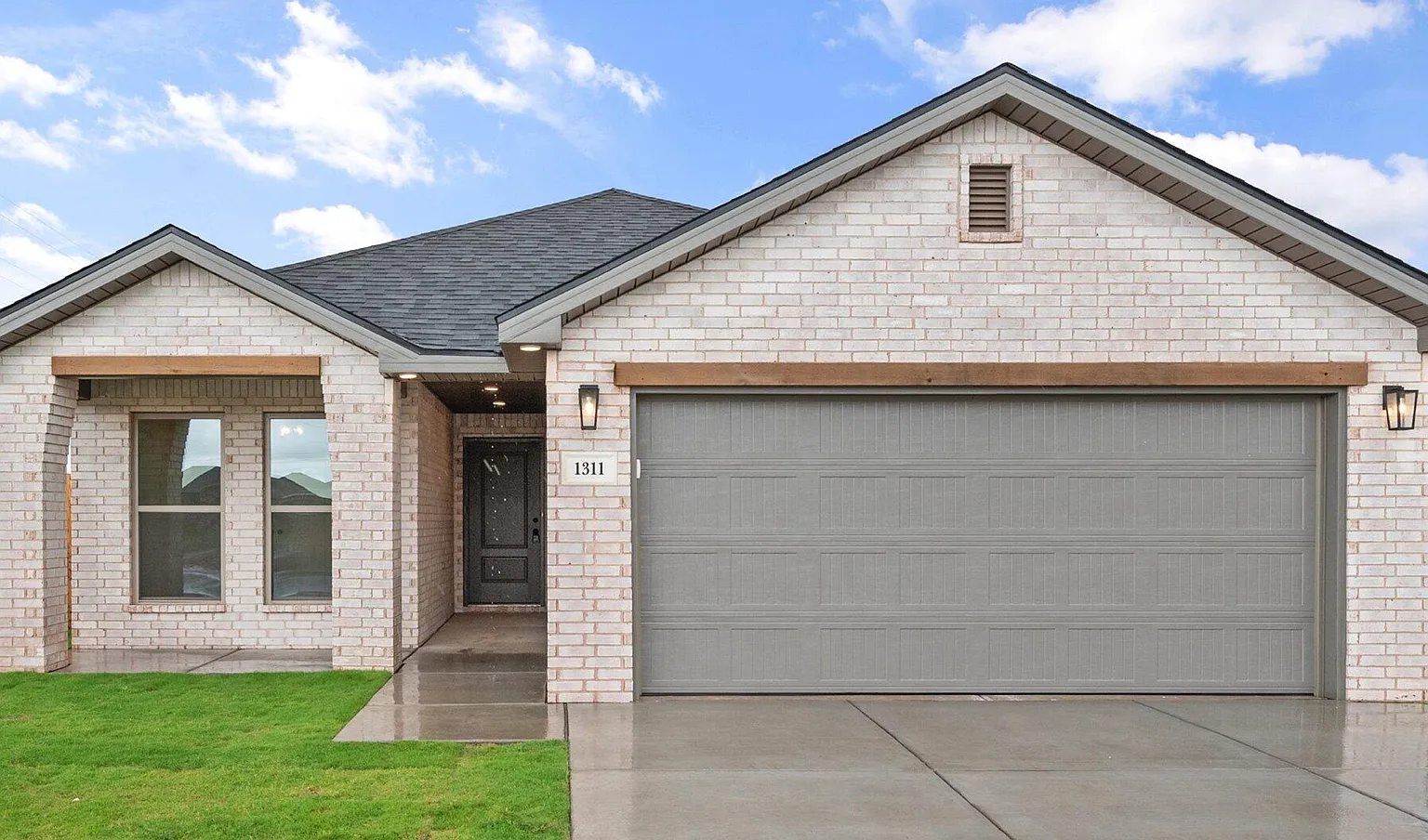 4 bed, 1700 sqft, $2,050 — Photo 1
