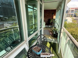 397 Front St W #325, Toronto, ON M5V 3S1