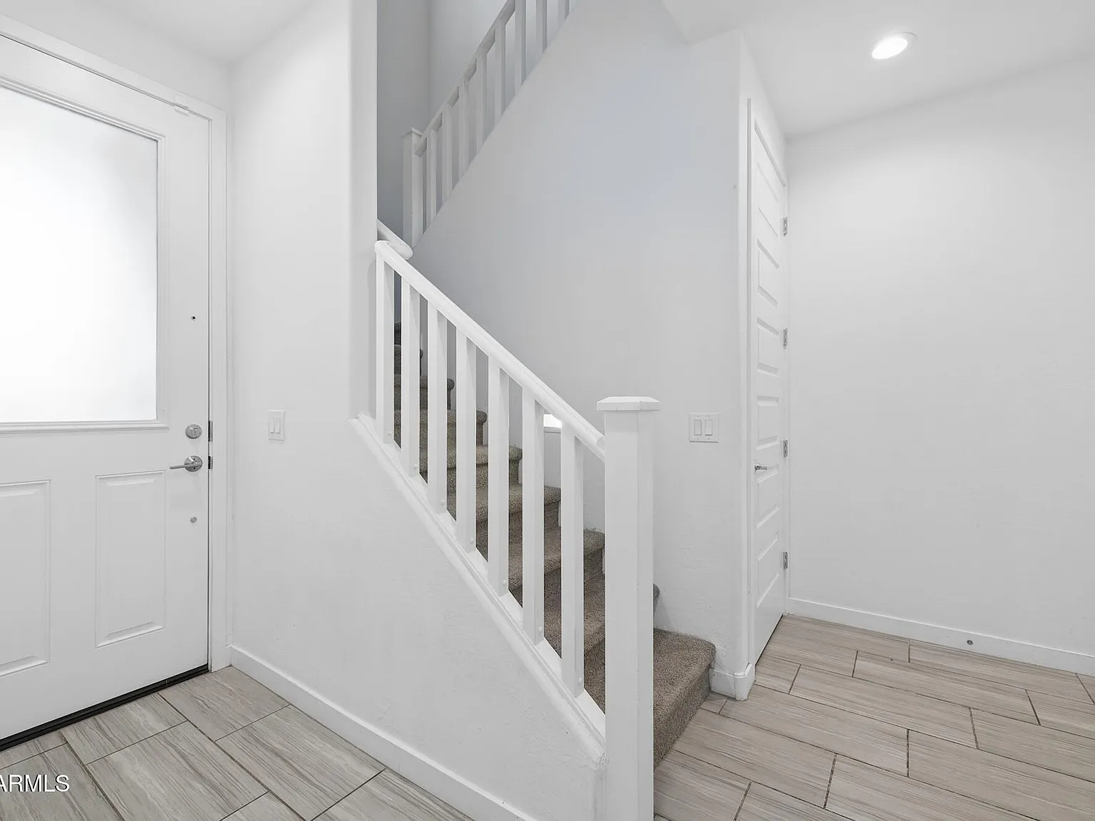 3 bed, 2.0 bath, 1310 sqft, $1,999 — Photo 3