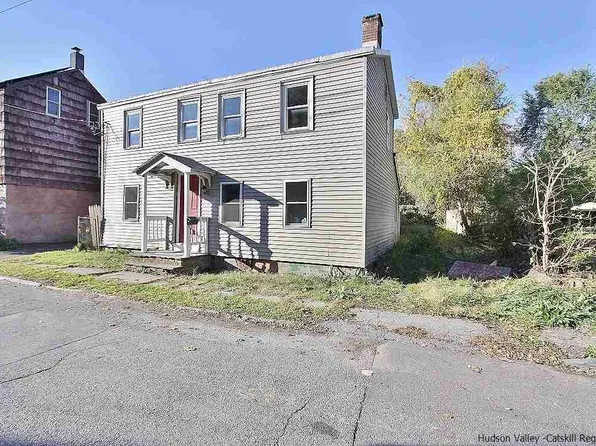 43 Montgomery St, Saugerties, NY 12477