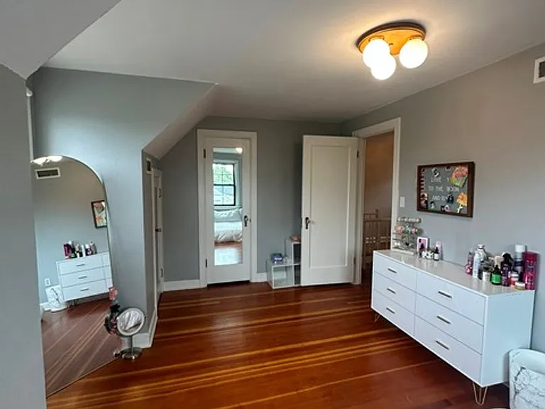 1527 Pacific Ter — Photo 16