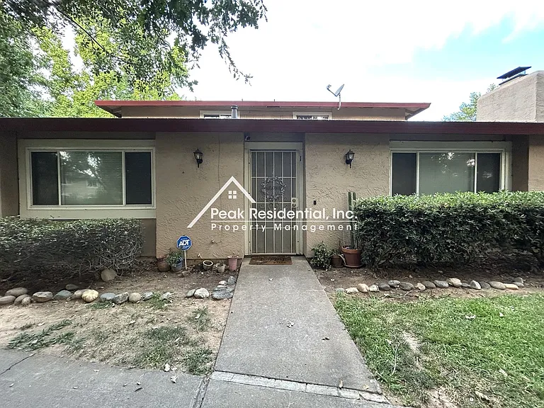 5814 Shadow Creek Dr #1 — Photo 2