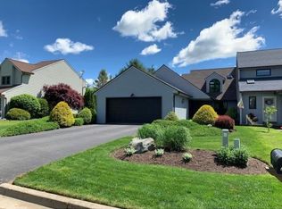 212 Vivian Ln, Vestal, NY 13850