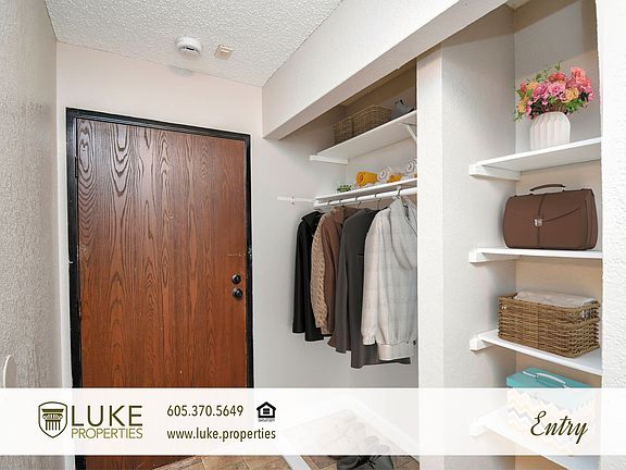 2nd image of 401 S Sycamore Ave #201