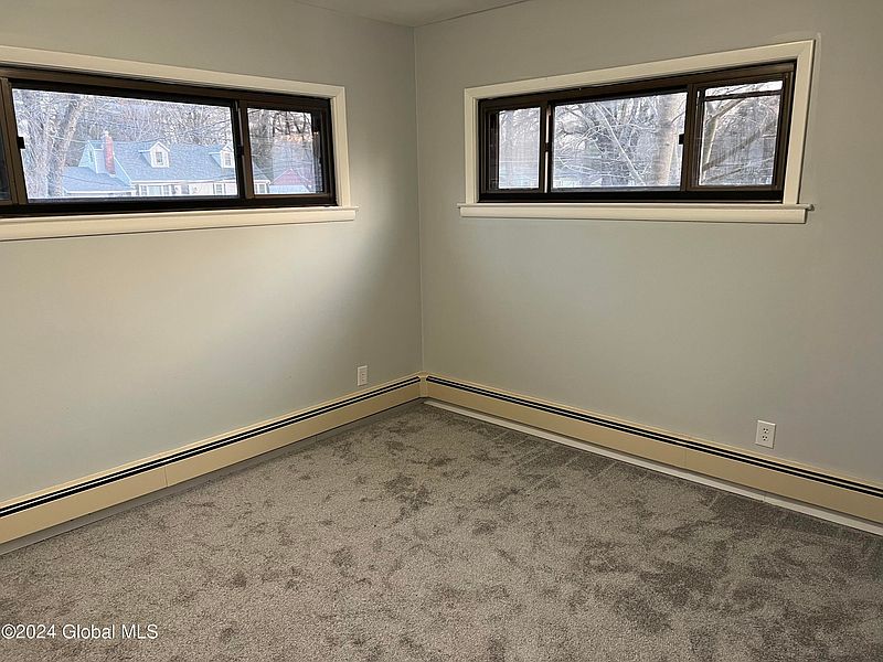 4th image of 817 Whitney Drive