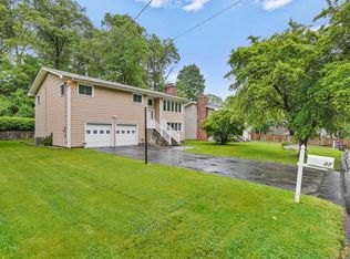 37 Windsor Ln, Cos Cob, CT 06807