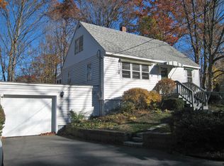 5 Lemont Ln, Kittery, ME 03904