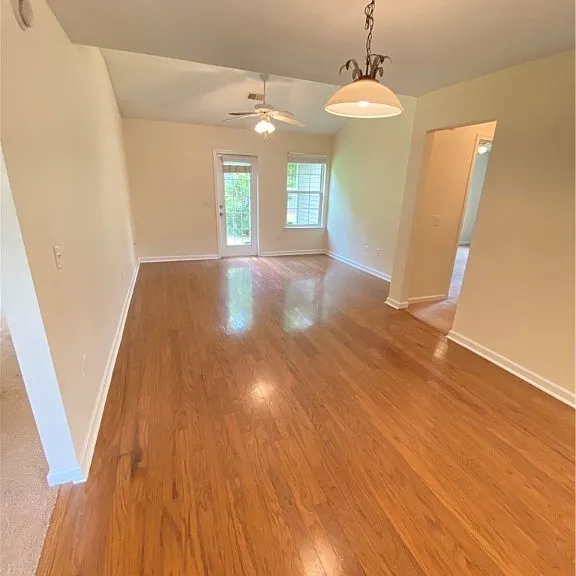 30 Twin Oaks Pl — Photo 5